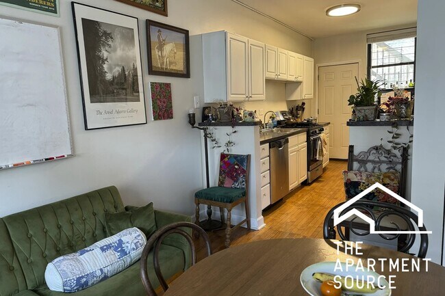 Foto del edificio - 724 W Roscoe St