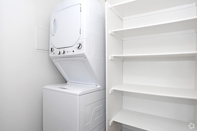 Building Photo - Plum Tree Apartments