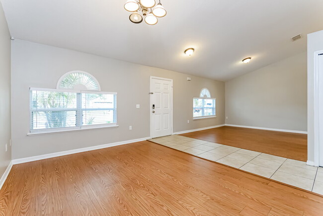 Foto del edificio - 3321 White Blossom Ln