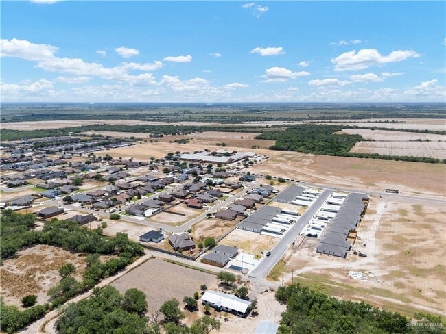 Building Photo - 7 7th St