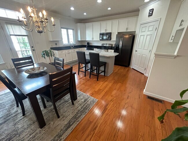 Foto del edificio - 2009 Village Run Rd