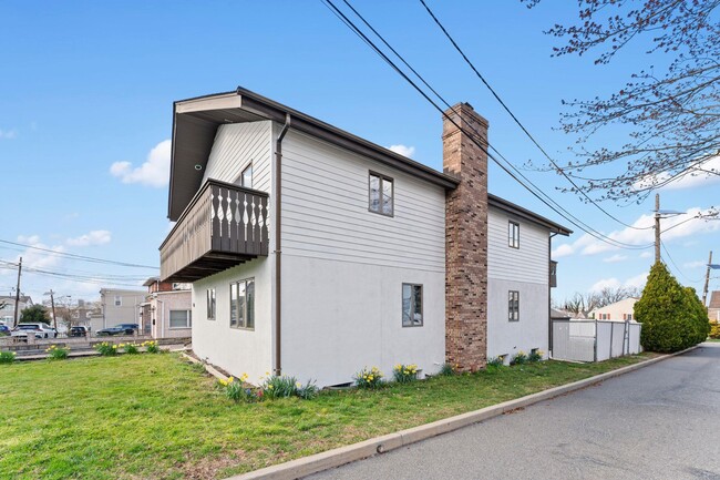 Building Photo - 178 Central Ln
