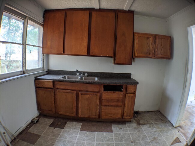 Building Photo - 208 Dixie Dr