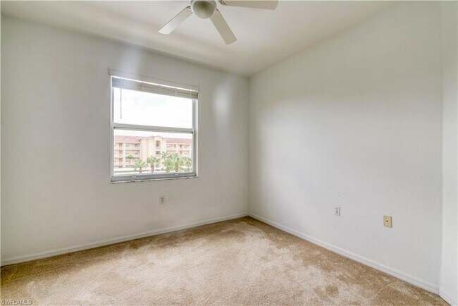 Foto del edificio - 8451 Kingbird Loop