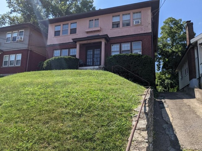 Building Photo - 2141 Hannaford Ave