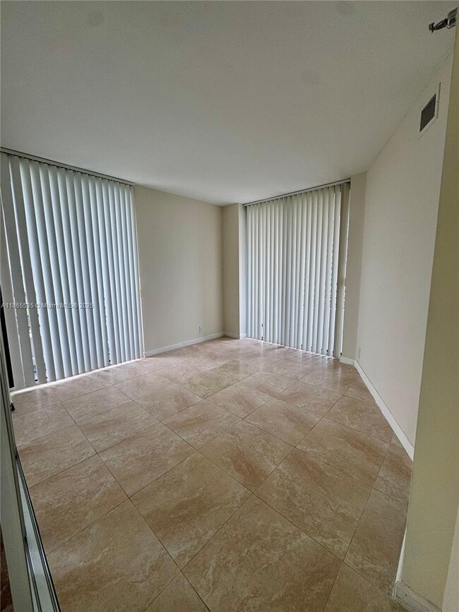 Building Photo - $3,100MONTHLY;3300 NE 191ST STREET #1106 A...