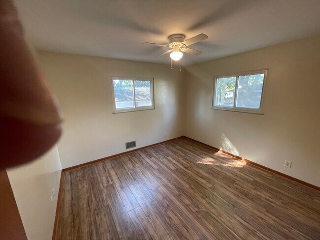 Foto del edificio - 2251 W Alexis Rd