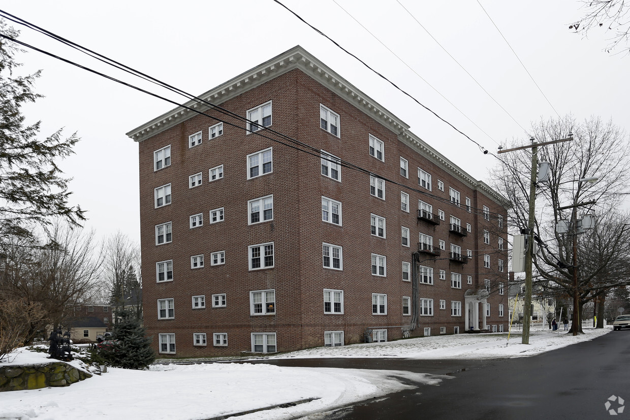 Primary Photo - Portsmouth Place Apartments