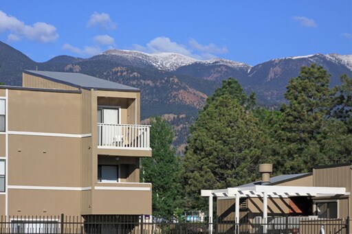 Building Photo - 460 E Cheyenne Mountain Blvd
