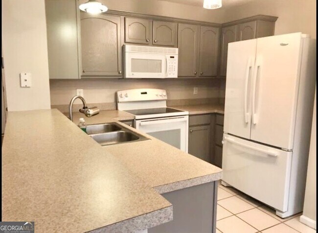 Foto del edificio - 219 Fox Creek Blvd