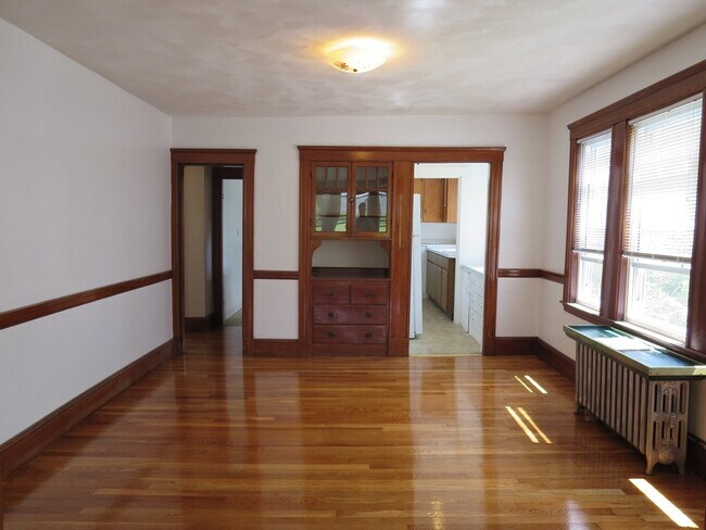 Foto del edificio - 24 Colonial Ave