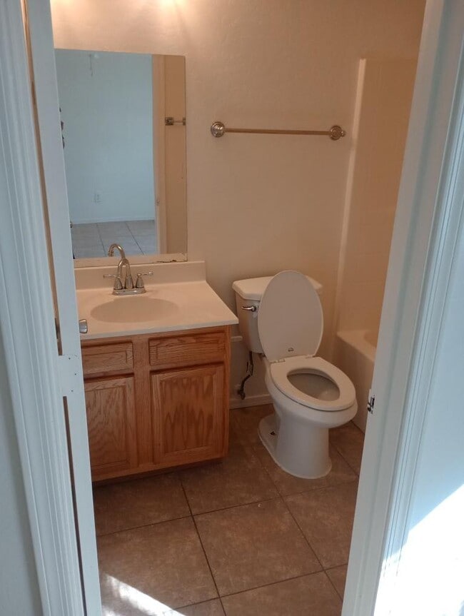 Building Photo - N Montezuma Dr