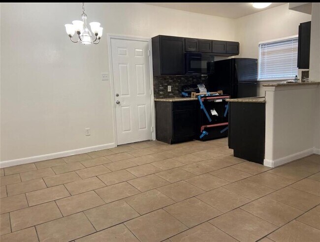 Foto del edificio - 6841 Larkstone St