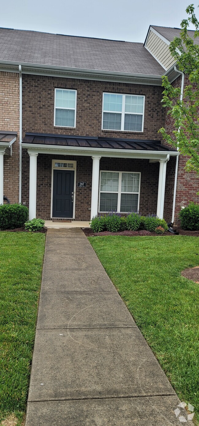 Building Photo - 207 Oldbury Ln