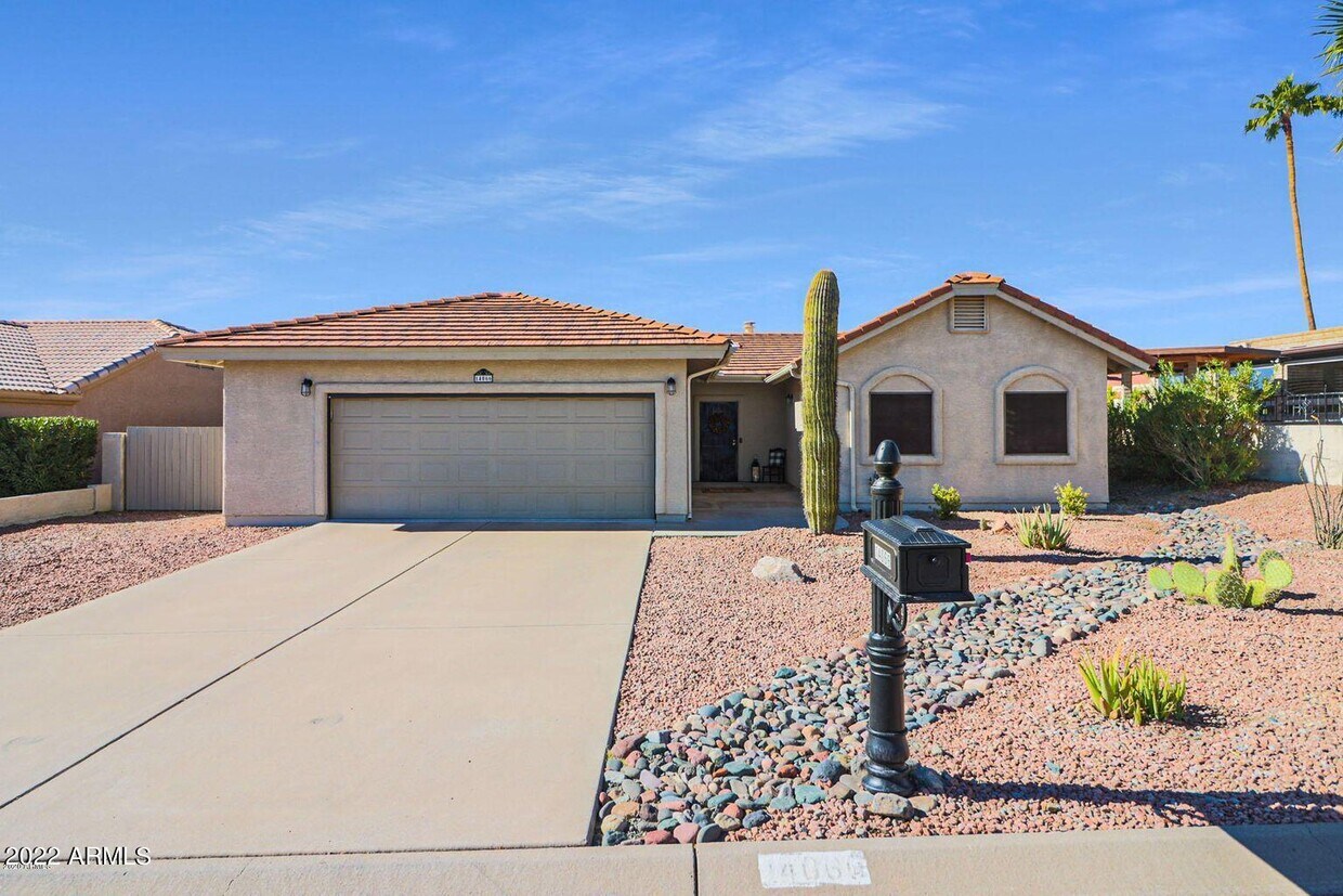 Primary Photo - 14066 N Cameo Dr
