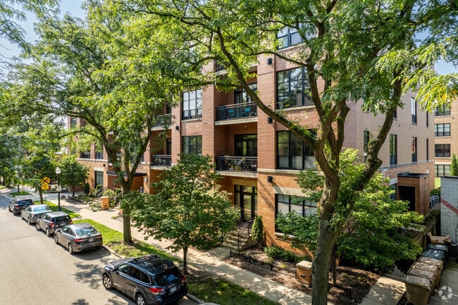 Building Photo - 614 W Doty St