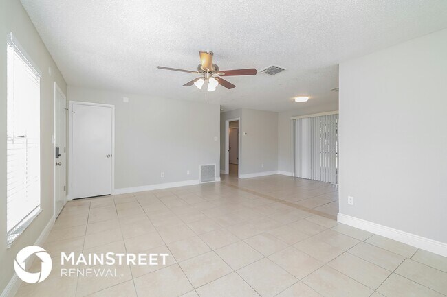 Foto del edificio - 1829 Columbine Dr