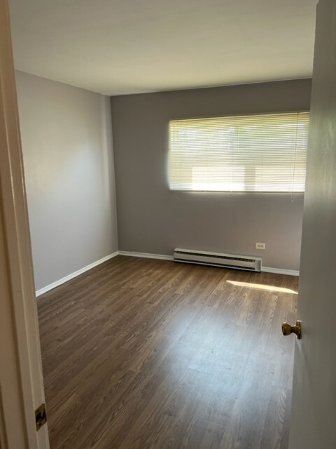 Foto del edificio - 850 E Old Willow Rd