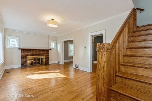 Building Photo - 621 Prairie Ave