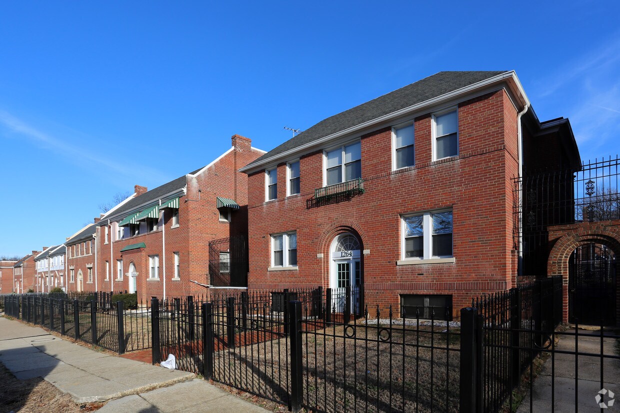 Primary Photo - 1260-1264 Raum St NE