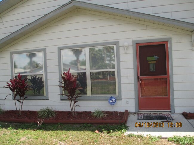 Building Photo - Osceola County  Community Pool