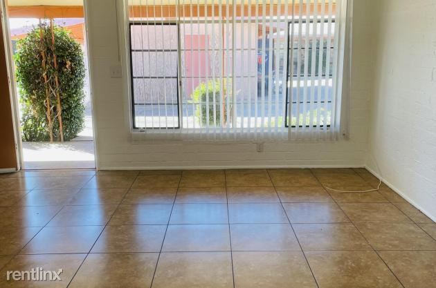 Primary Photo - 1 br, 1 bath Townhome - 1469 N Swan Rd