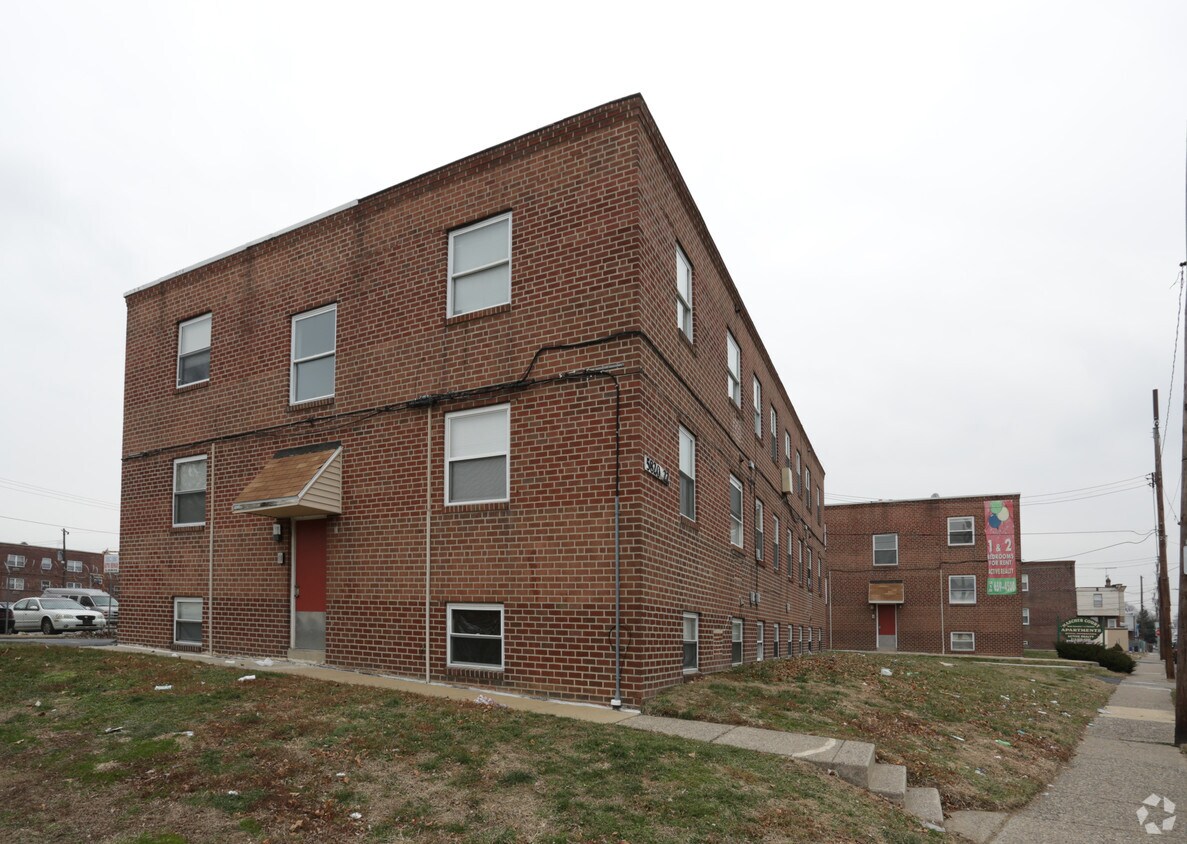 Primary Photo - Mascher Court Apartments