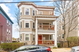 Building Photo - 22 Rowell St
