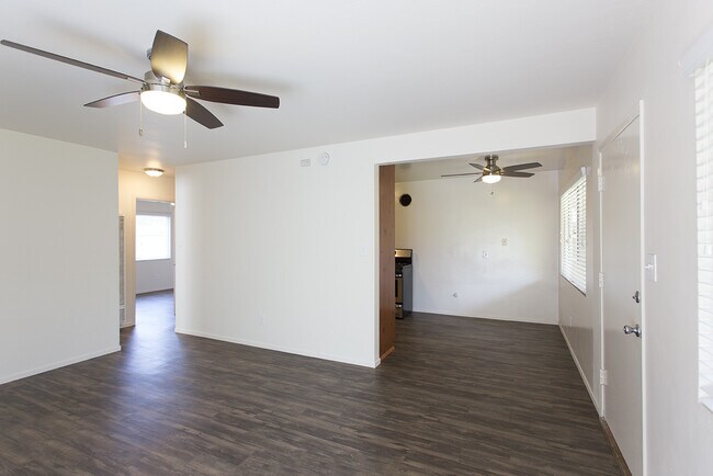 Building Photo - Beautiful 2 Bedroom in Ocean Beach with TW...