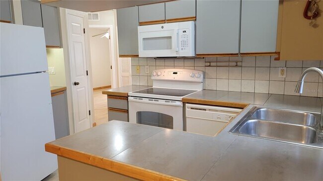 Building Photo - 4040 Longhorn Dr