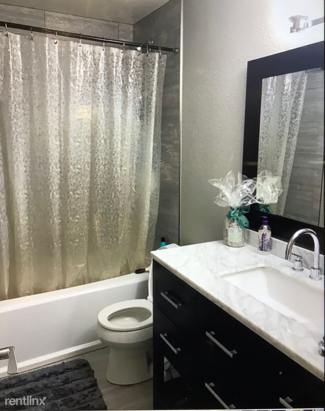 Foto del edificio - 1 br, 1 bath Townhome - 15103 Yosemite Way
