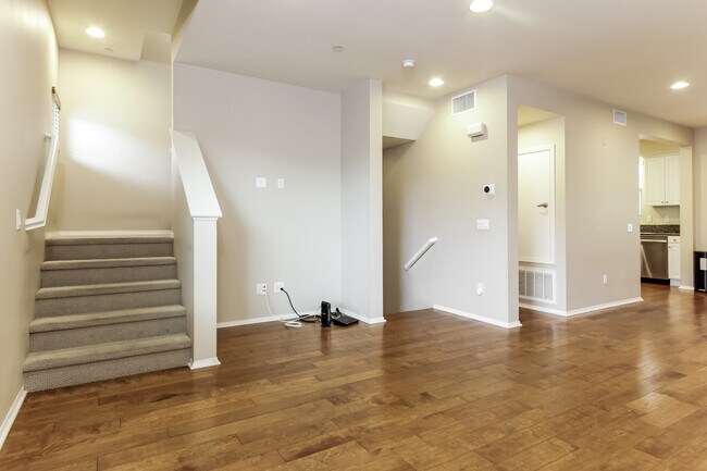 Building Photo - 12822 Manhattan Ct
