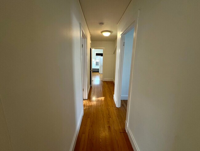 Foto del edificio - 5058 W Carmen Ave