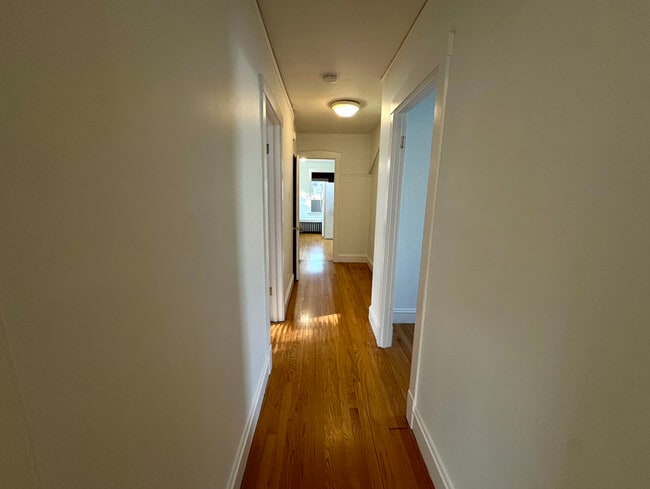Building Photo - 5058 W Carmen Ave
