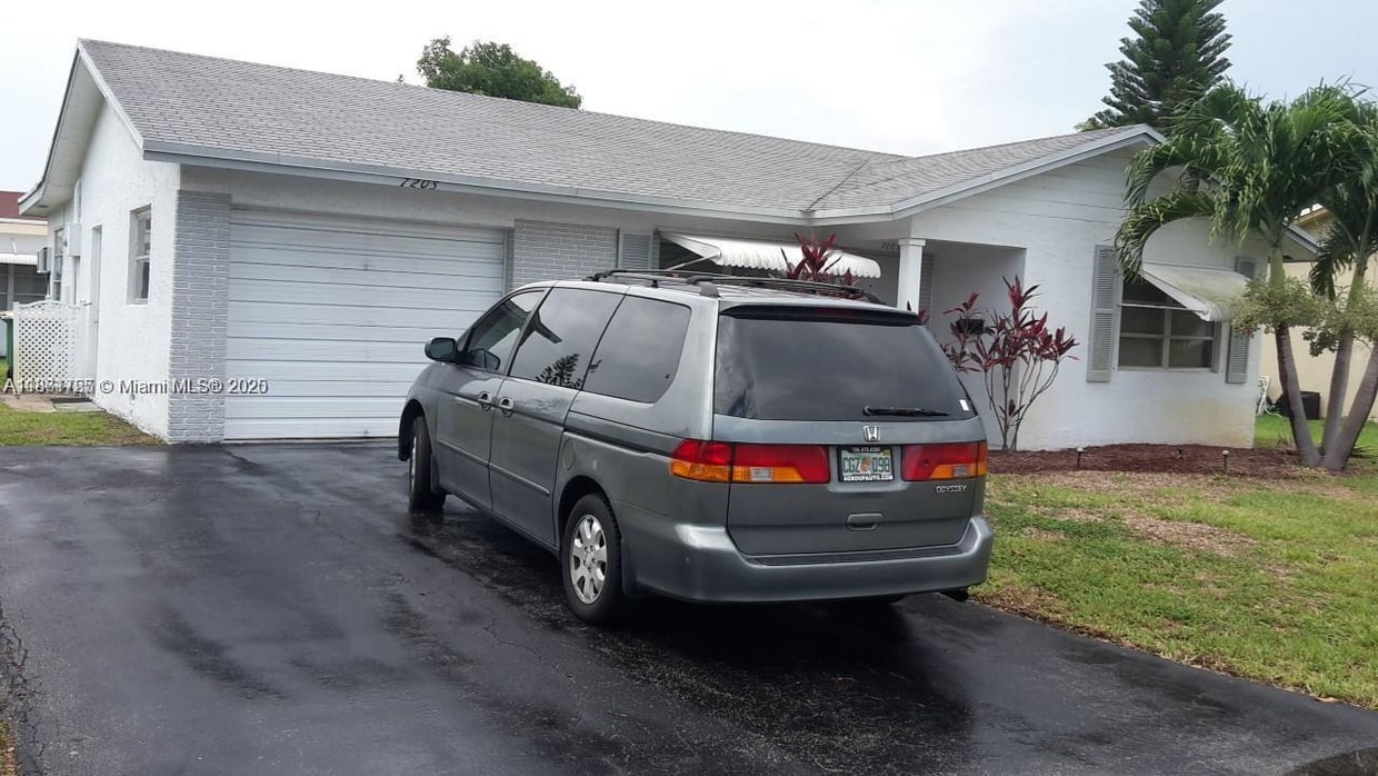 Primary Photo - 7205 NW 76th Pl
