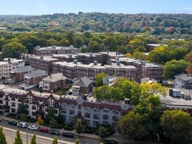 Foto del edificio - 1736 Commonwealth Ave