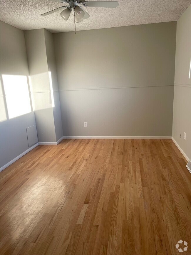 Columbine Townhomes North Apartments under 700 Littleton, CO 3