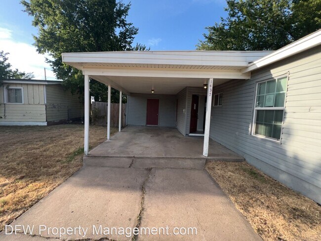 Foto del edificio - 3 br, 1 bath House - 1437 NW Ozmun Ave