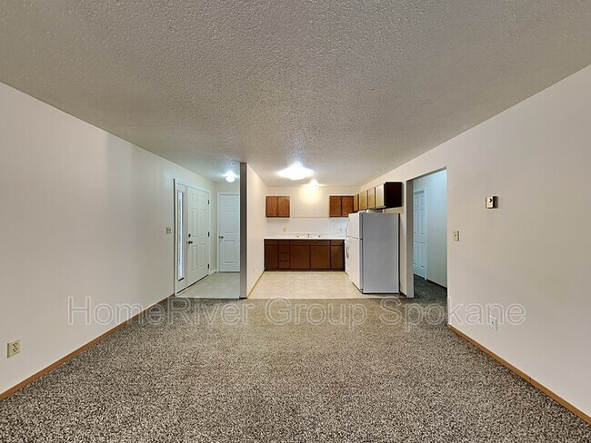 Building Photo - 1320 3rd St