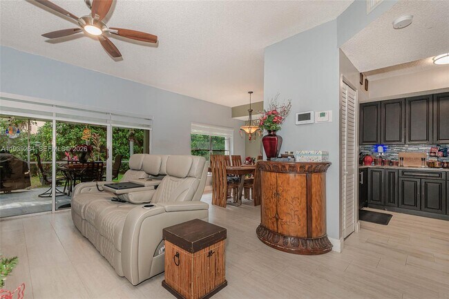 Foto del edificio - 8340 NW 191st Ln