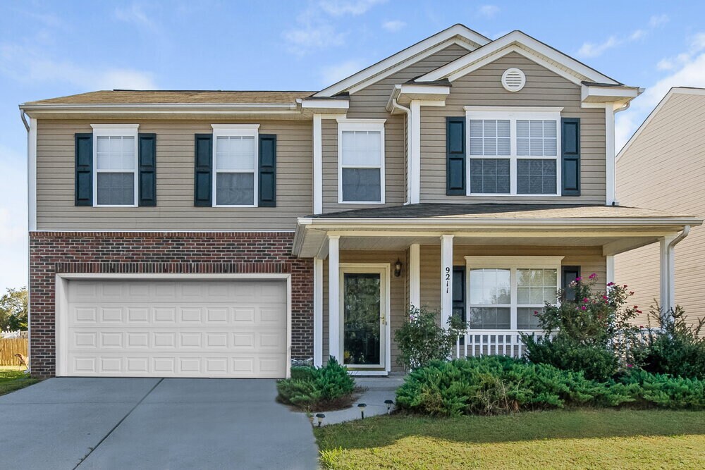 Foto principal - 9211 Corey Common Ave