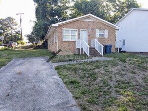 Building Photo - 901 Elmira Ave