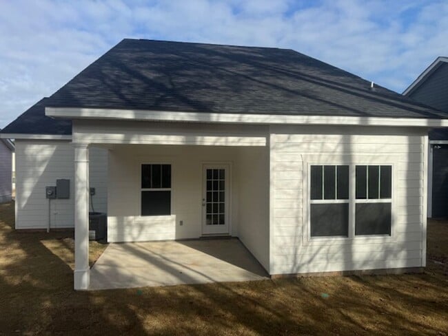 Building Photo - 210 Lenox Cir