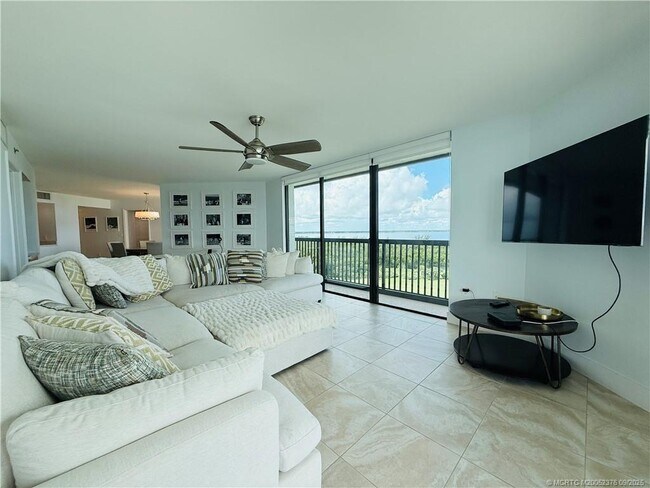Foto del edificio - 8800 S Ocean Dr