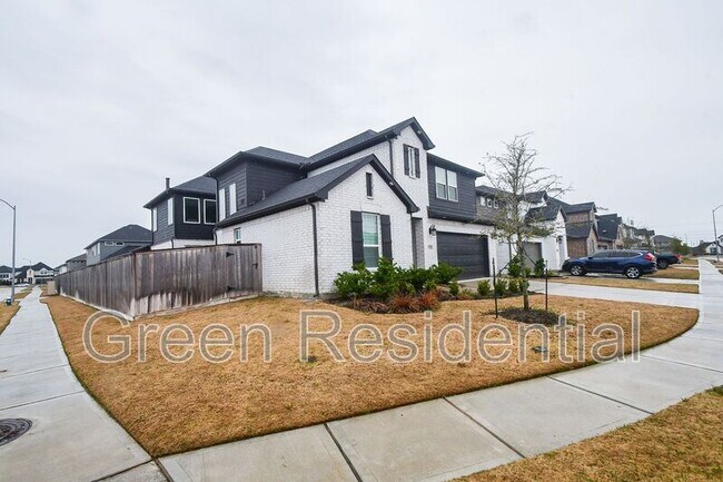 Building Photo - 9242 Dearborn Knoll Dr