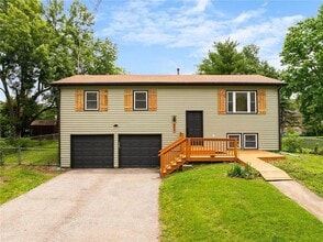 Building Photo - 804 S Montclaire Dr