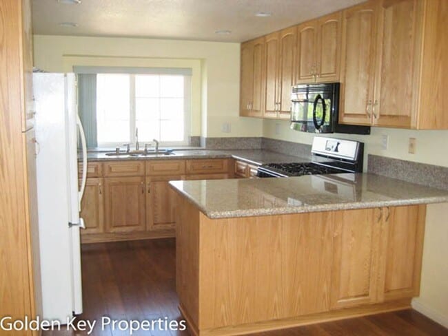 Building Photo - 2BR/2BA Single Level home in Vista Sandalw...