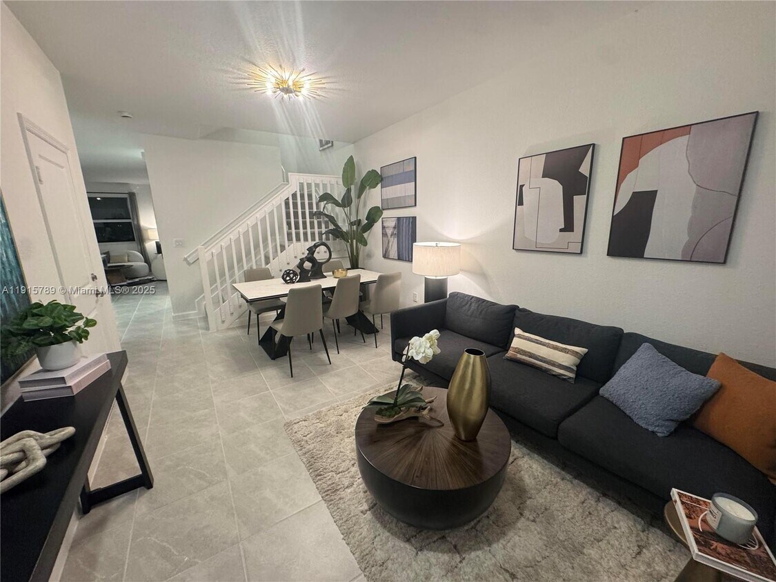 Foto principal - 2738 SE 24th Terrace