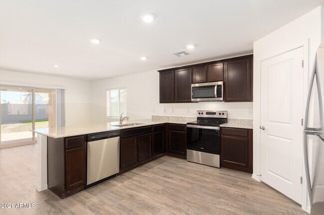 Building Photo - 537 W Pintail Dr
