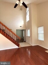 Building Photo - 40 Roxbury Ct